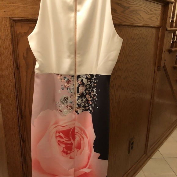 Blenheim Palace Embellished Body-Con Dress - Picture 7 of 8